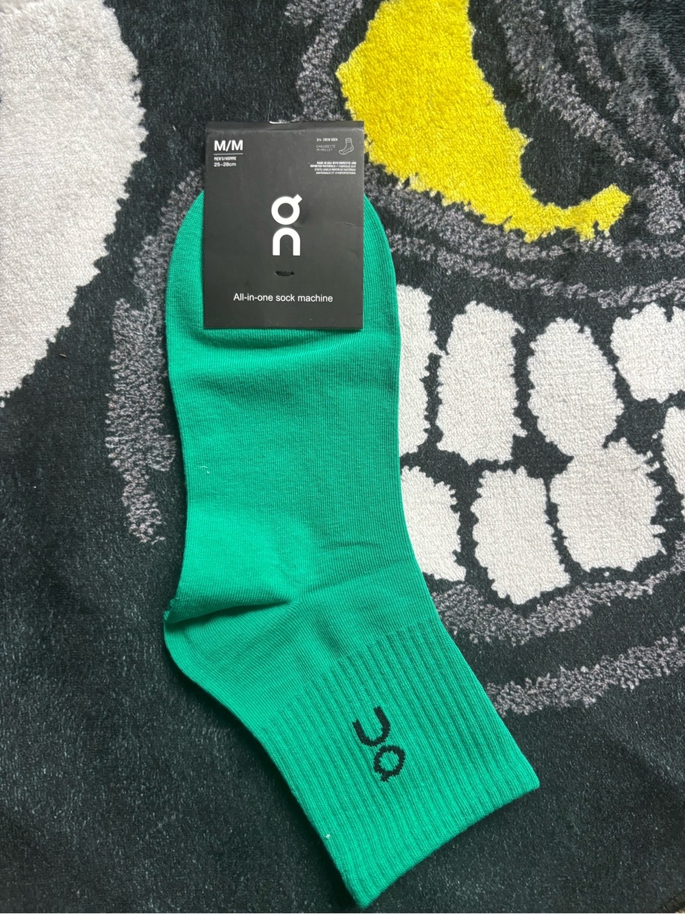 On clouds Men’s Green Crew Socks - M/M Comfortable Everyday Fit